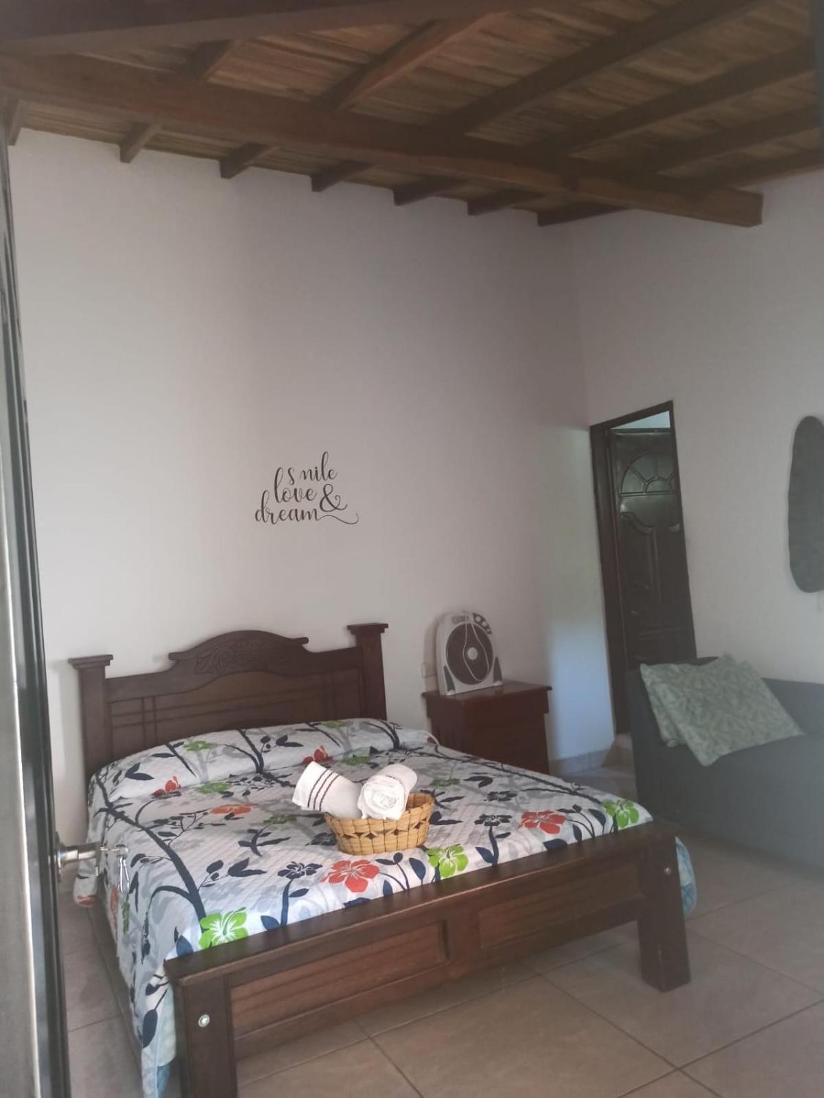 Hostal Jose Navarro Guadalupe Bagian luar foto