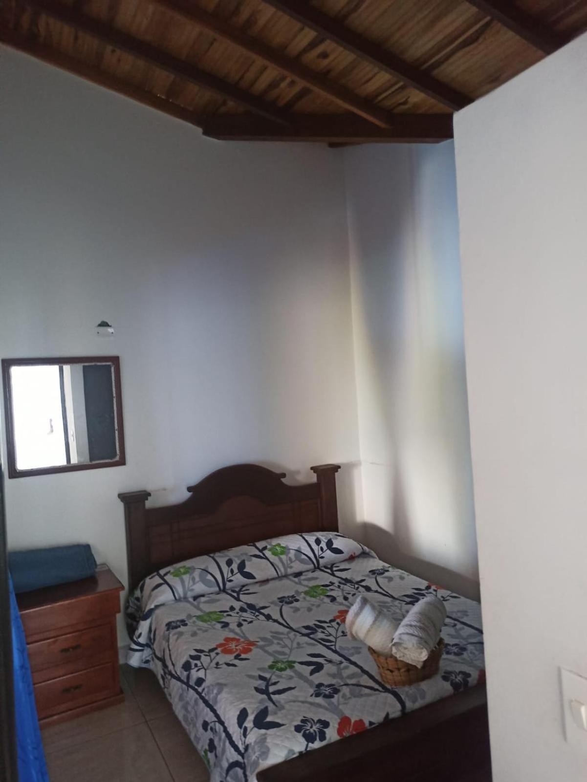 Hostal Jose Navarro Guadalupe Bagian luar foto